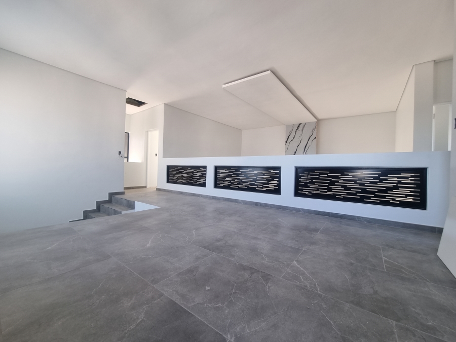 5 Bedroom Property for Sale in Sandown Western Cape
